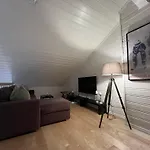 Stylish 4-bedroom With Mountain Views! Beitostolen