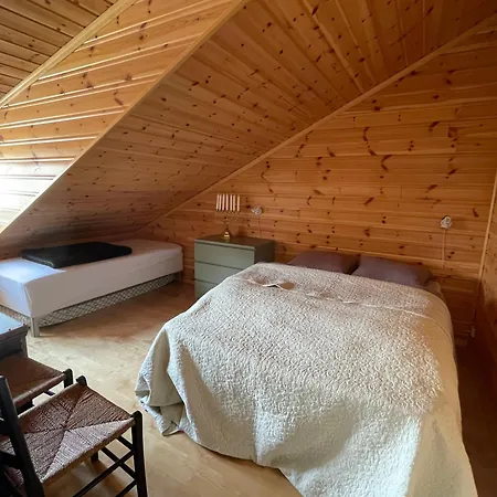 Apartment Stylish 4-bedroom With Mountain Views!