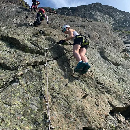 Stylish 4-bedroom With Mountain Views! * Beitostolen