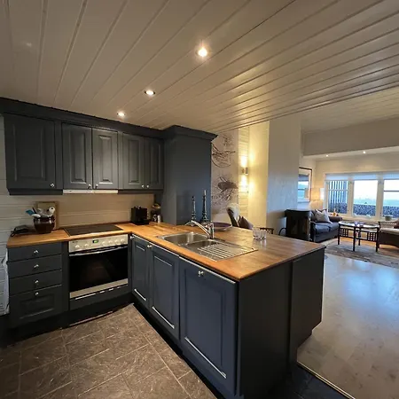 דירה Stylish 4-bedroom With Mountain Views!