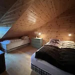 Appartement Stylish 4-bedroom With Mountain Views!
