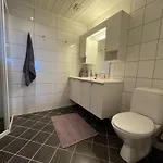 Stylish 4-bedroom With Mountain Views! Appartement *