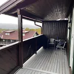 Stylish 4-bedroom With Mountain Views! *