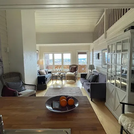 Appartement Stylish 4-bedroom With Mountain Views! *