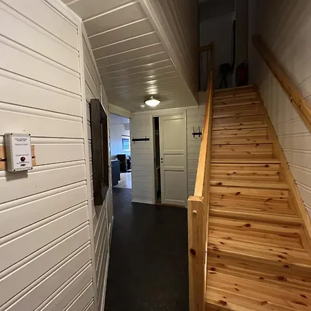 公寓 Stylish 4-bedroom With Mountain Views!