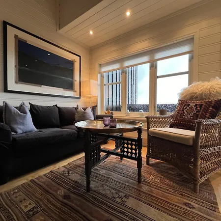 Stylish 4-bedroom With Mountain Views! * Beitostolen