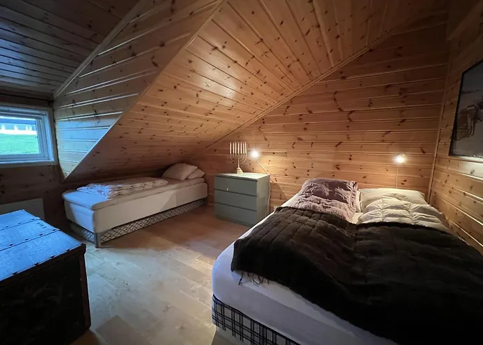 Lägenhet Stylish 4-bedroom With Mountain Views!